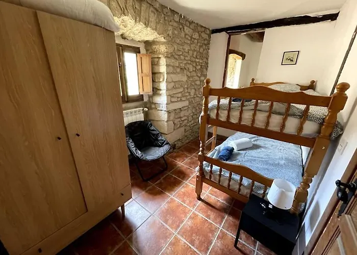 Caserio 'the Formicary' Hébergement de vacances Antezana de la Ribera